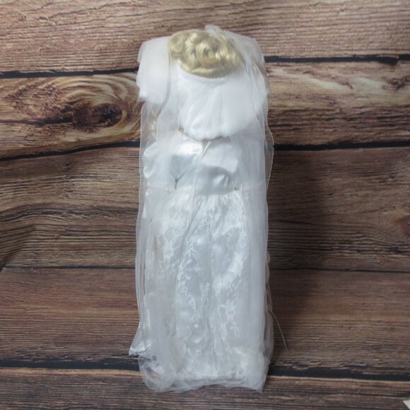 UniQue Porcelain Doll Collection Bride 16"  - Rosalie #16304C - Picture 5 of 9
